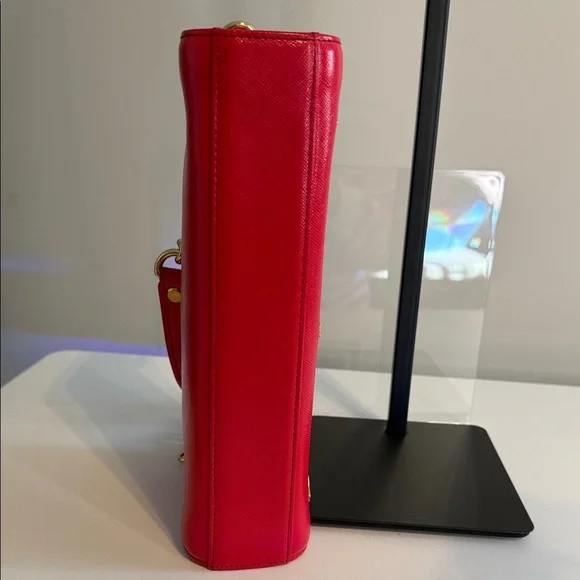 MCM Red Leather Shoulder Bag with Gold Chain - Picture 10 of 16